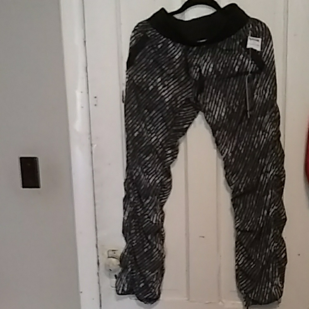 *Kyodan*  Grey and Black  Size Small